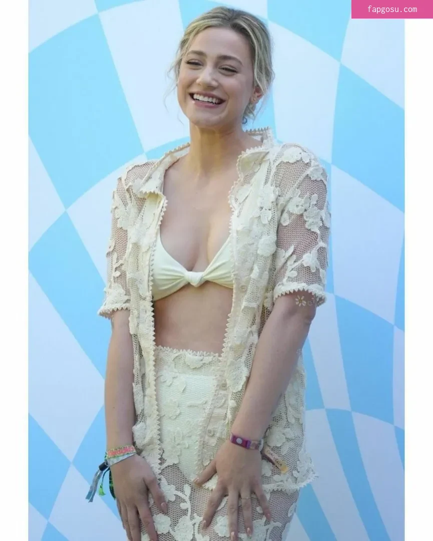 Lili Reinhart