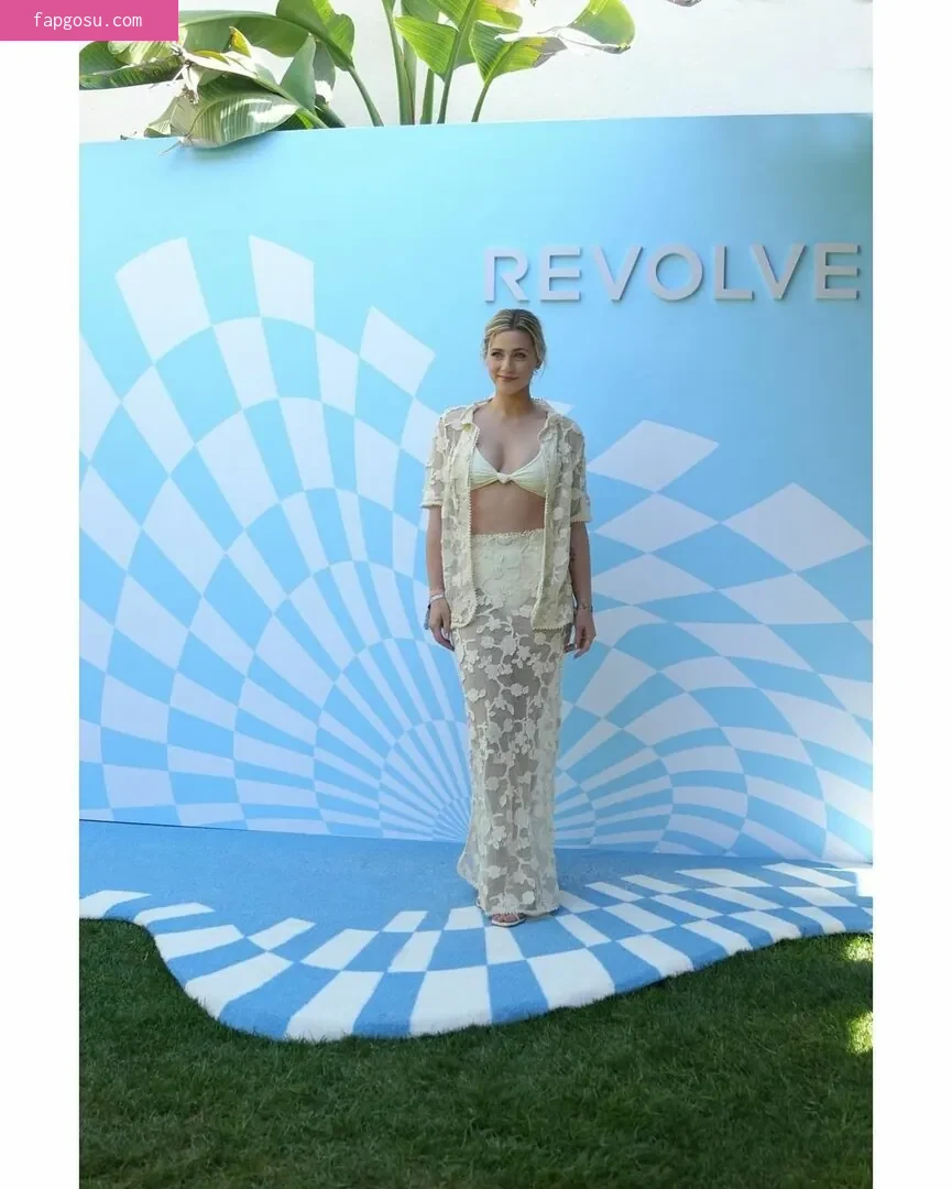 Lili Reinhart