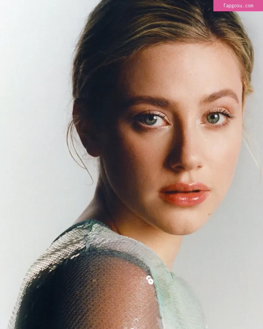 Lili Reinhart