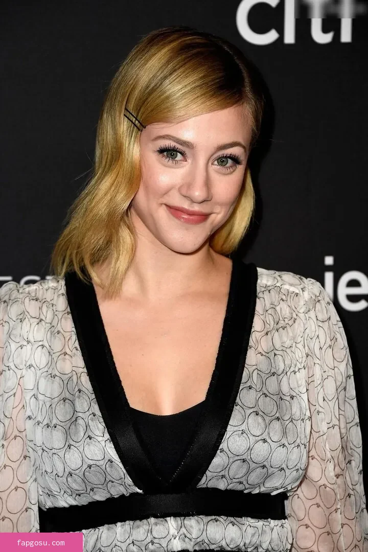 Lili Reinhart