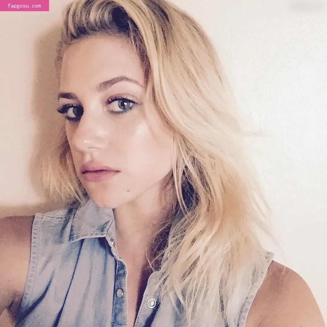 Lili Reinhart