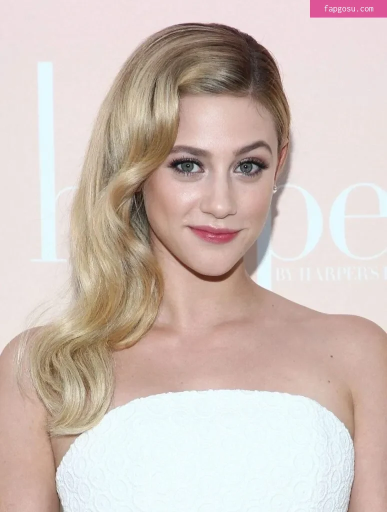 Lili Reinhart