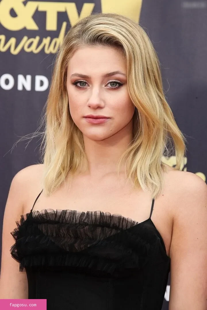 Lili Reinhart