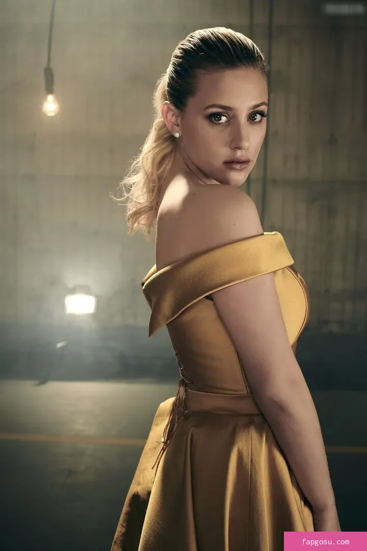 Lili Reinhart