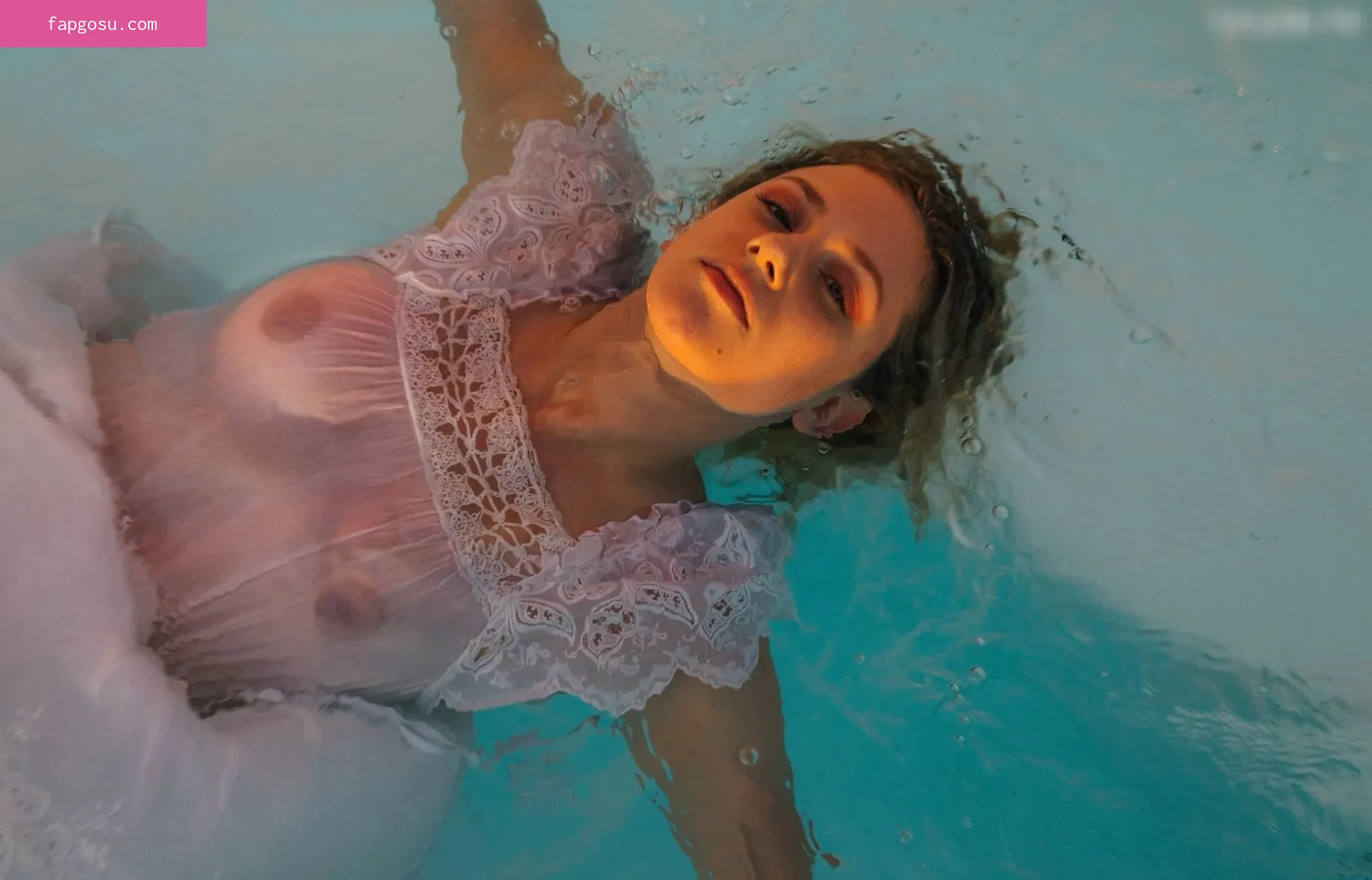 Lili Reinhart