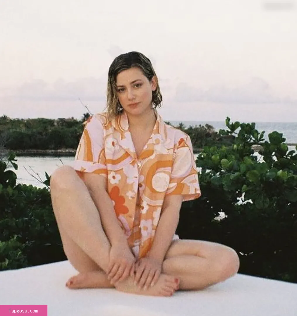 Lili Reinhart