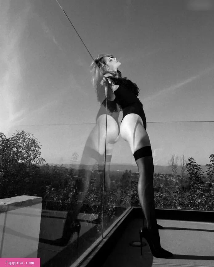 Lili Reinhart