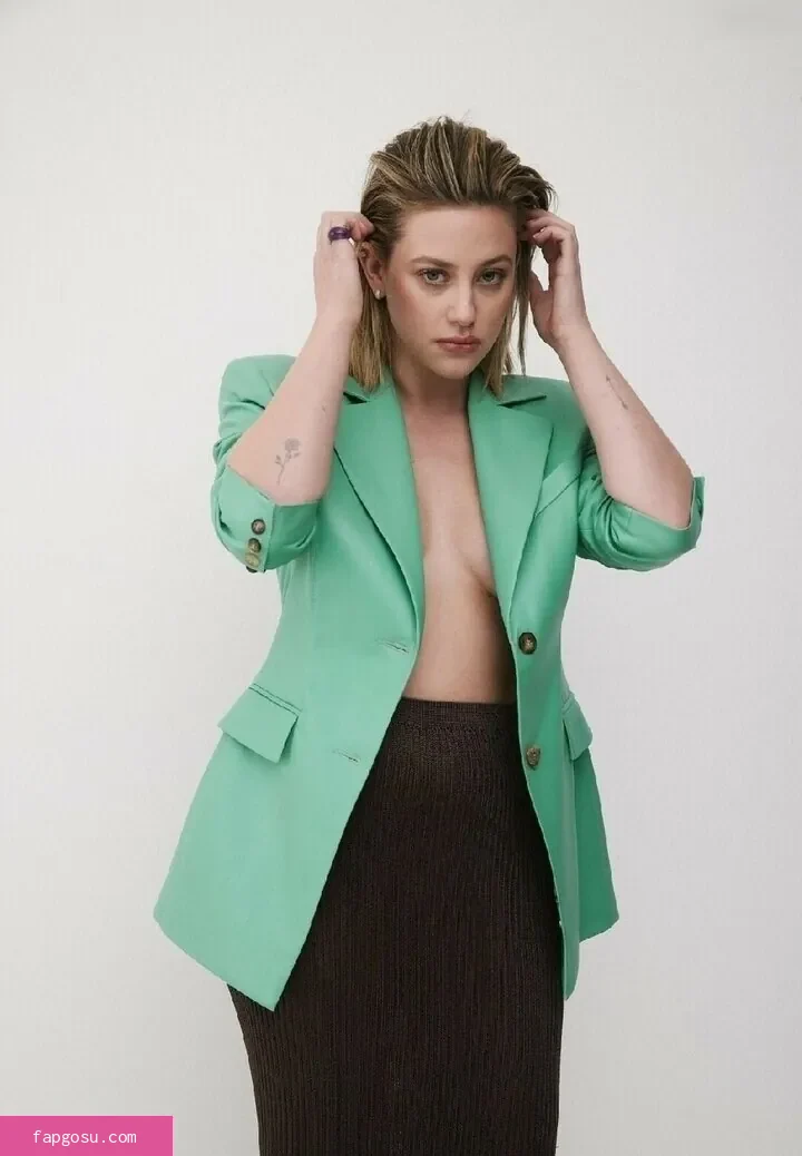 Lili Reinhart