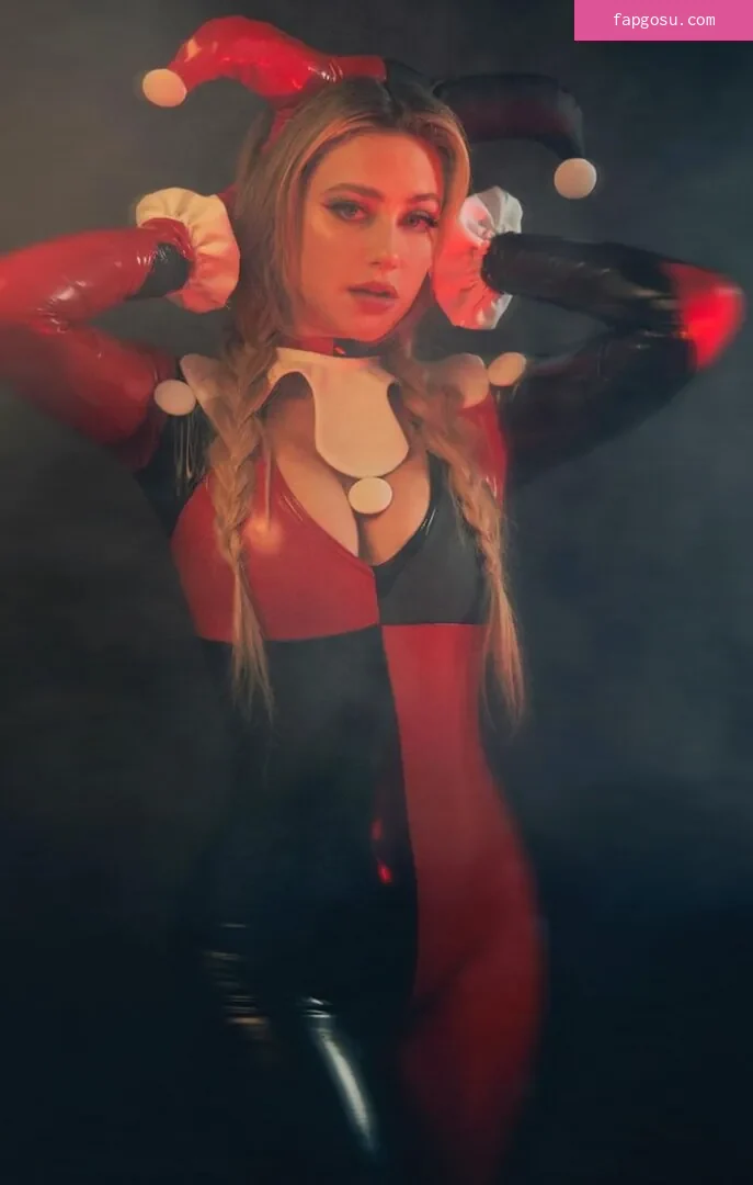 Lili Reinhart