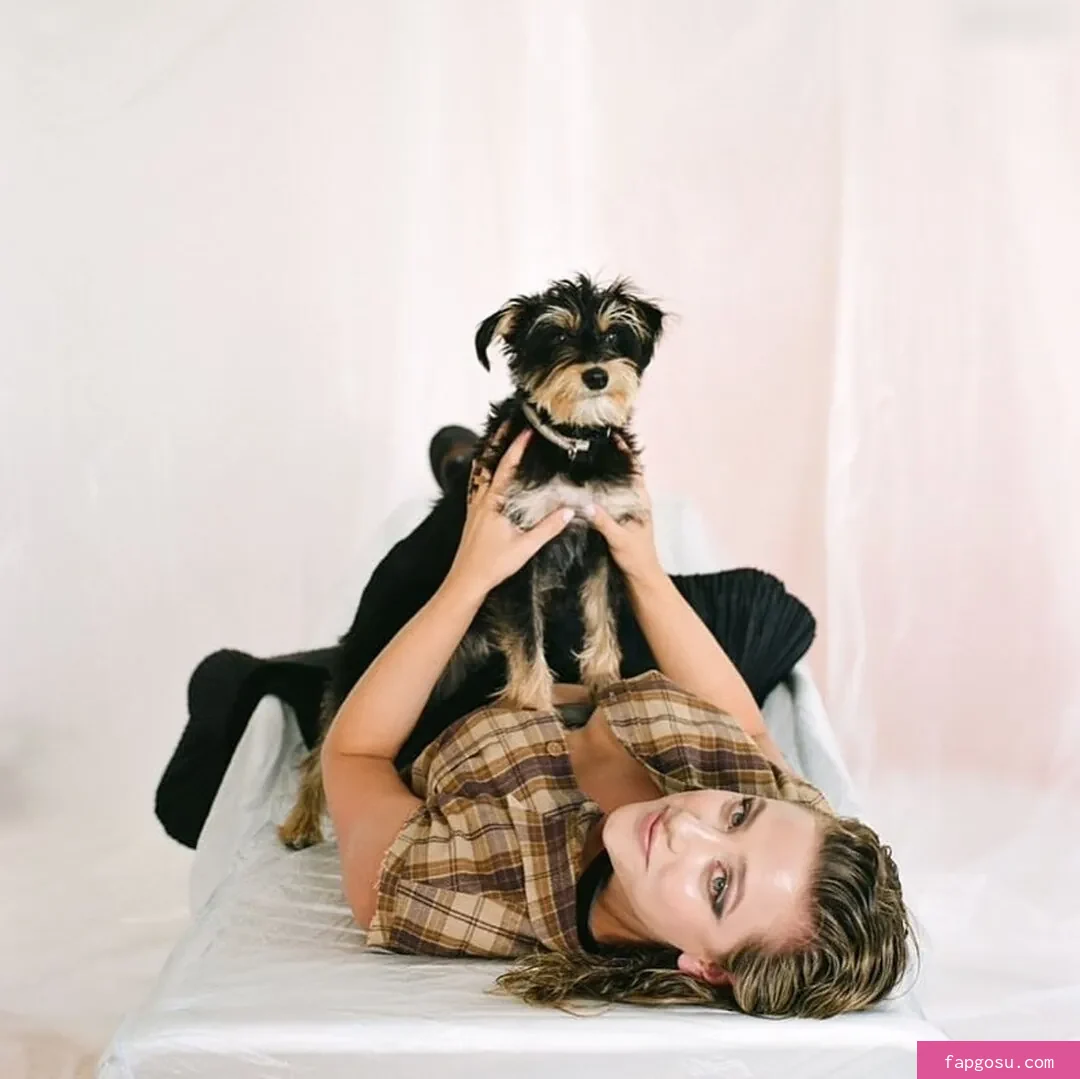 Lili Reinhart