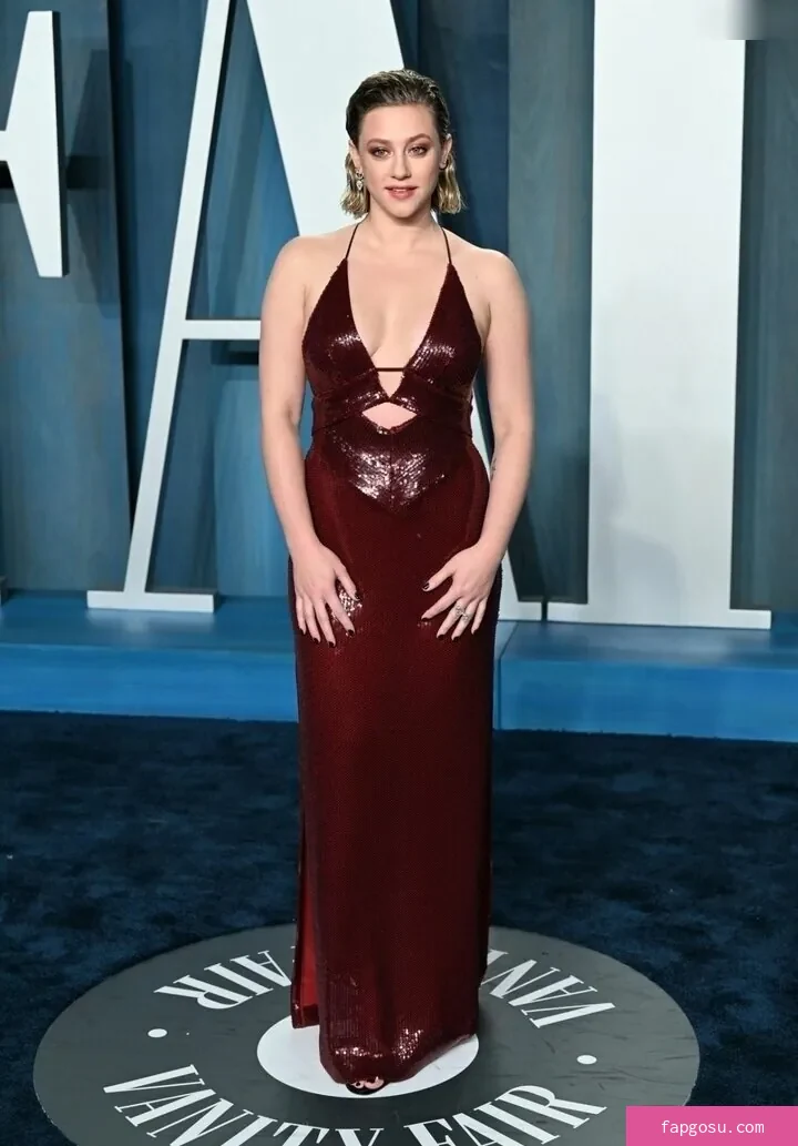 Lili Reinhart