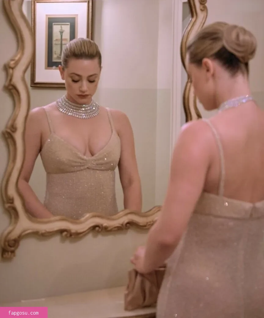 Lili Reinhart