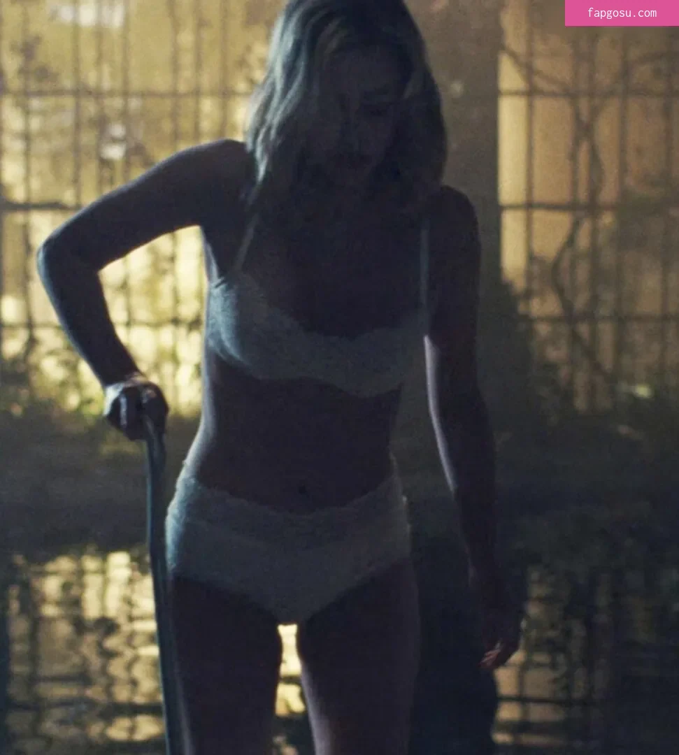 Lili Reinhart