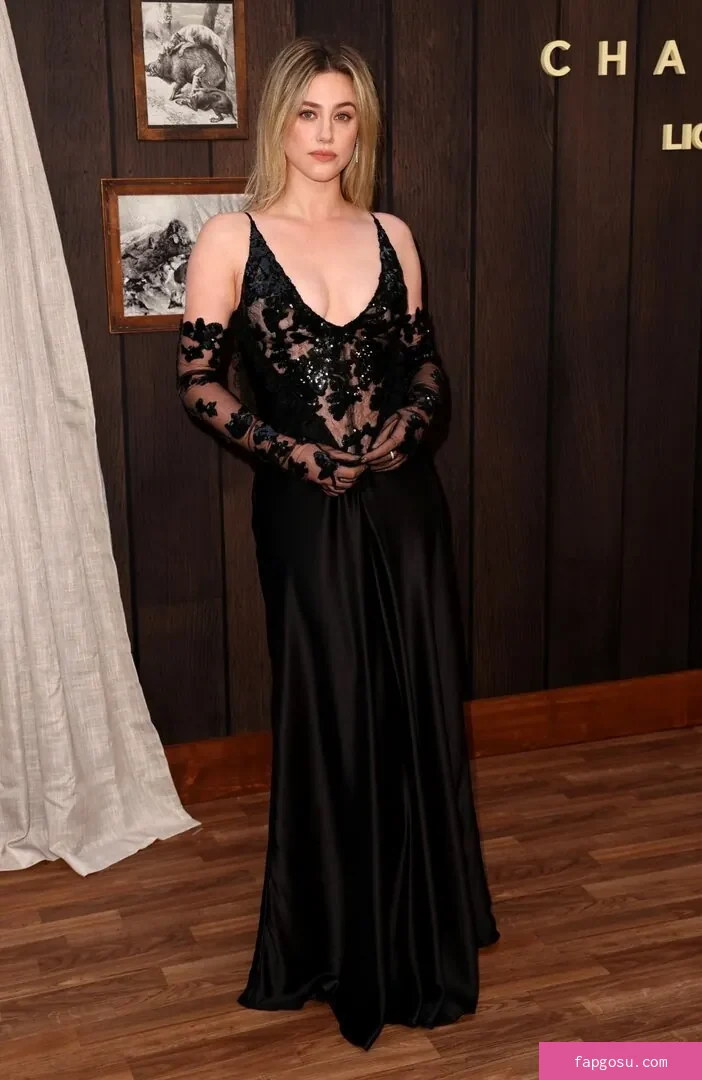 Lili Reinhart