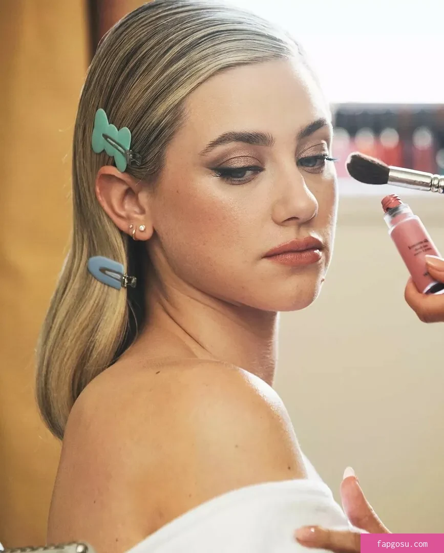 Lili Reinhart