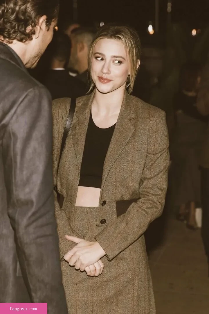 Lili Reinhart