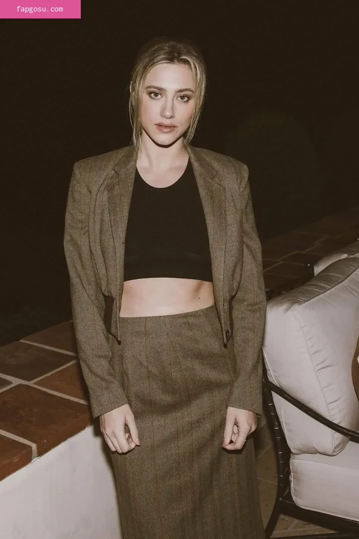 Lili Reinhart