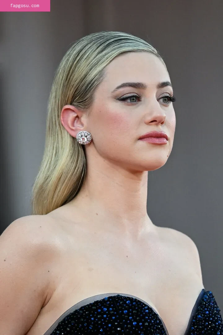 Lili Reinhart