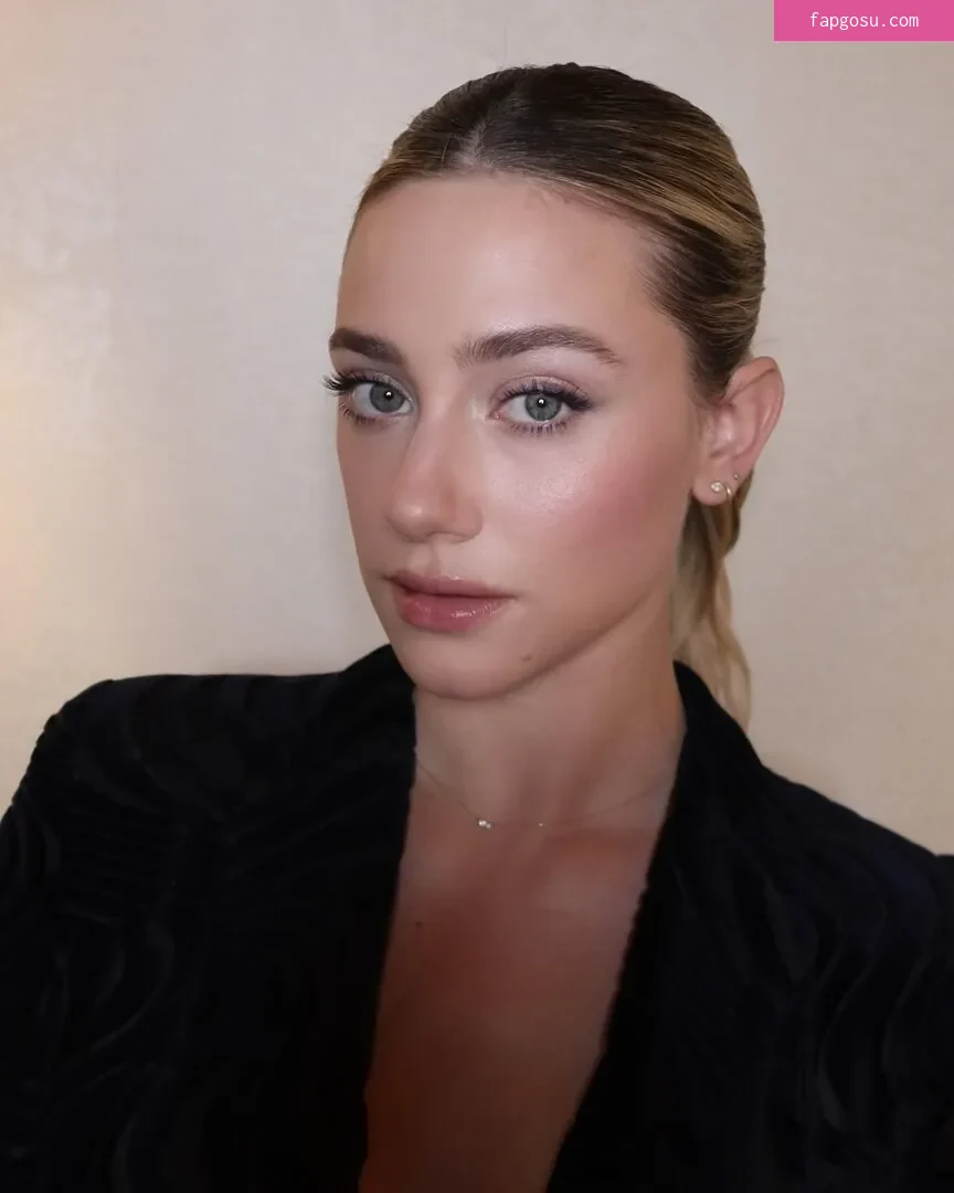 Lili Reinhart