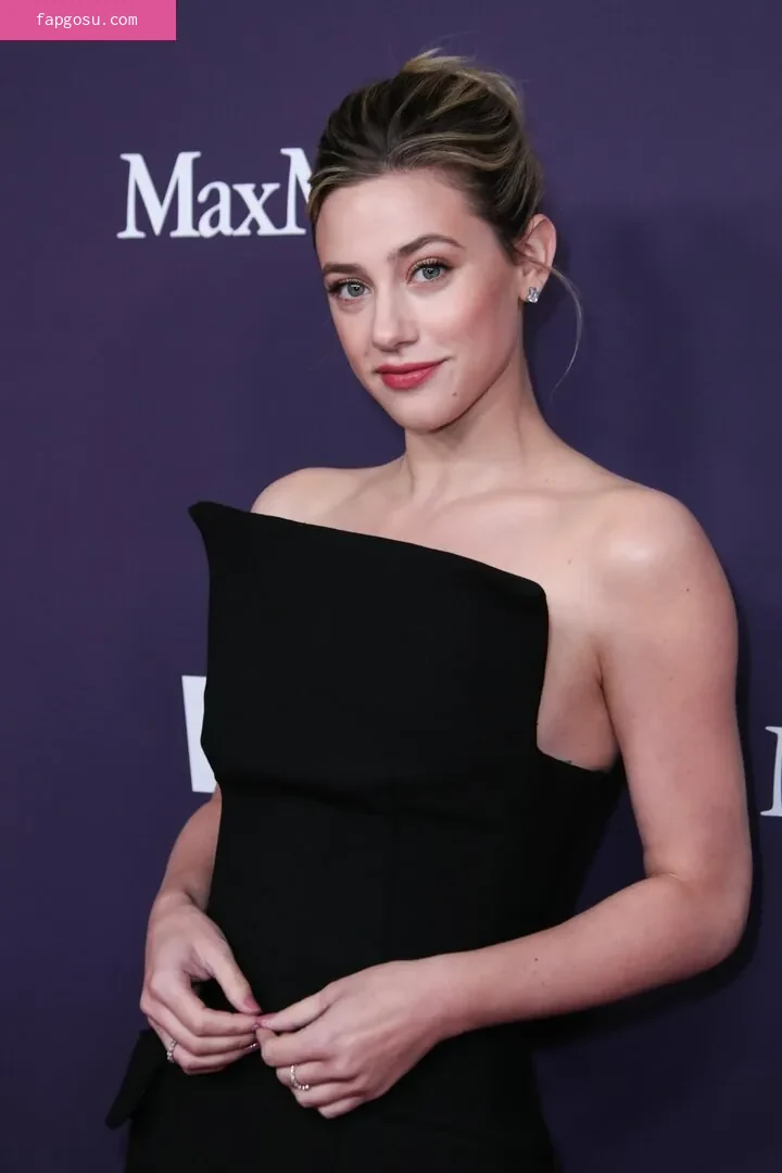 Lili Reinhart