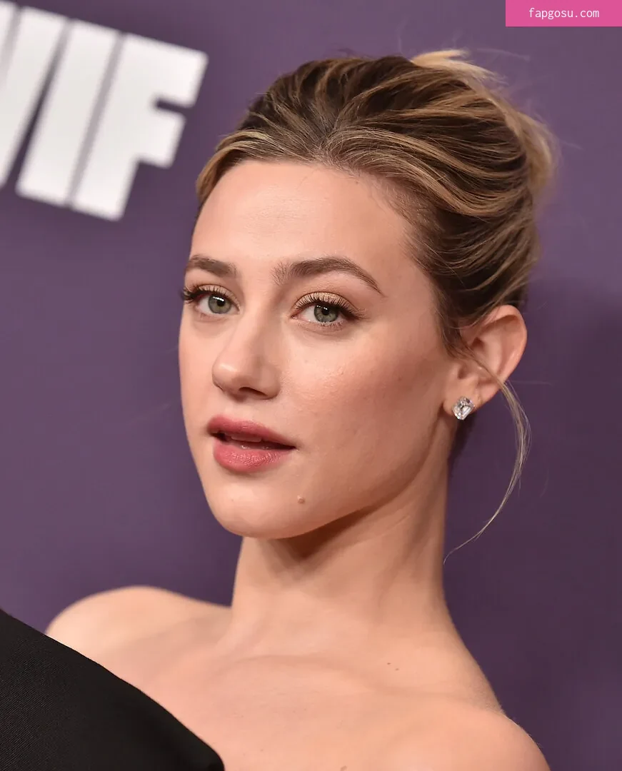 Lili Reinhart