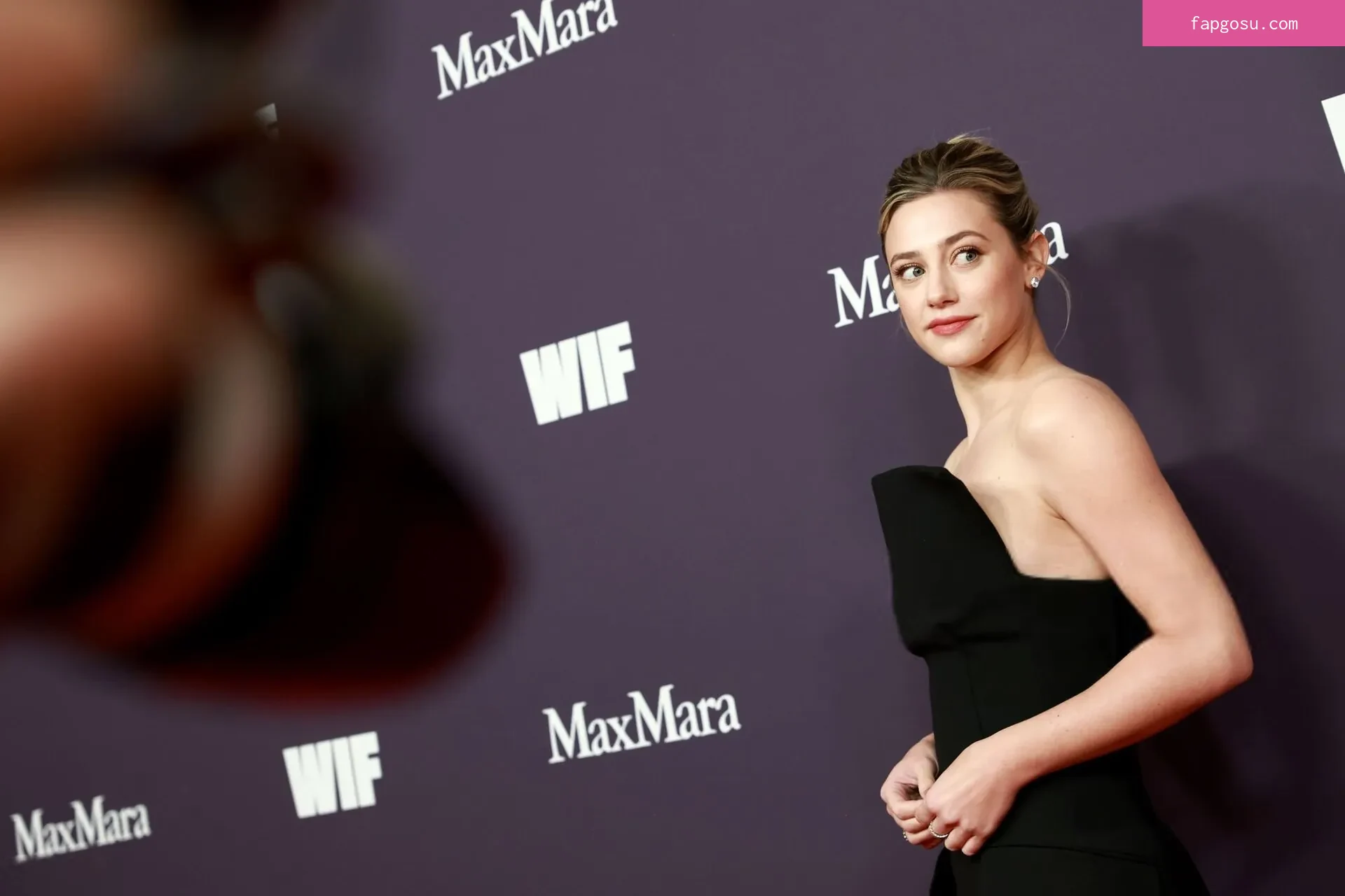 Lili Reinhart