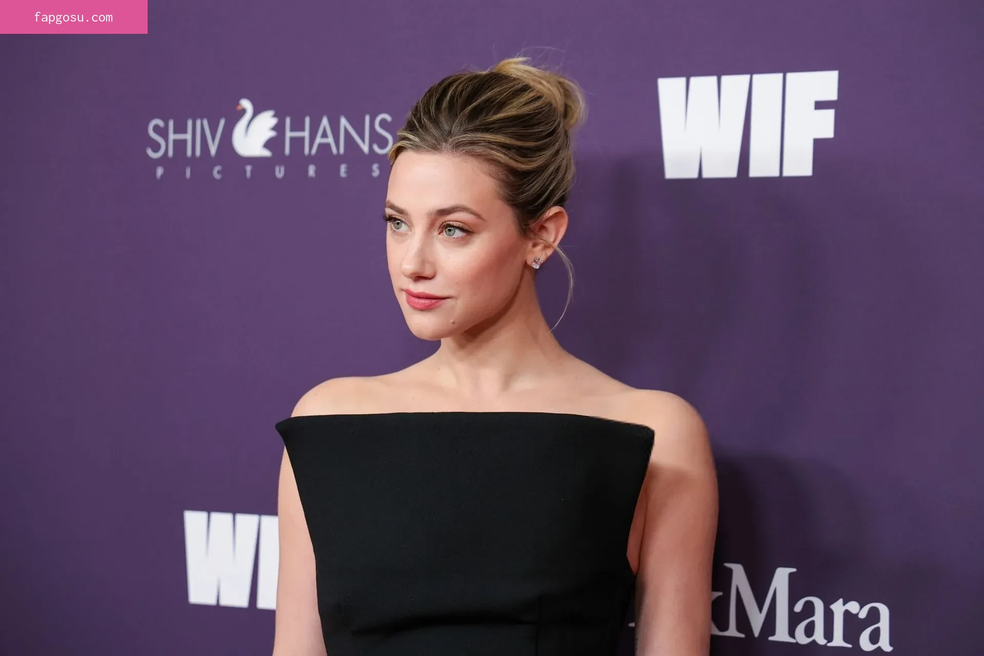 Lili Reinhart