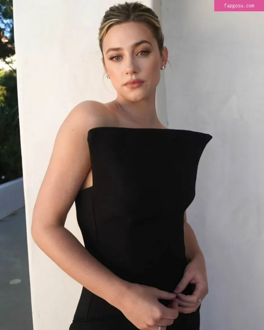 Lili Reinhart