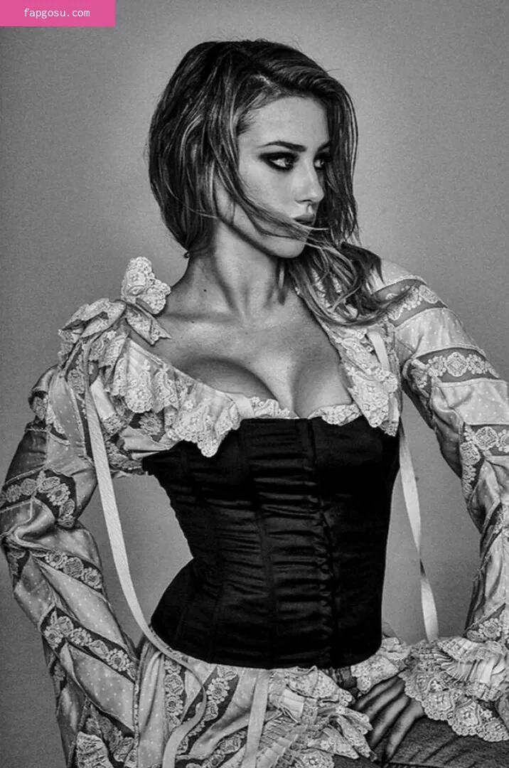 Lili Reinhart