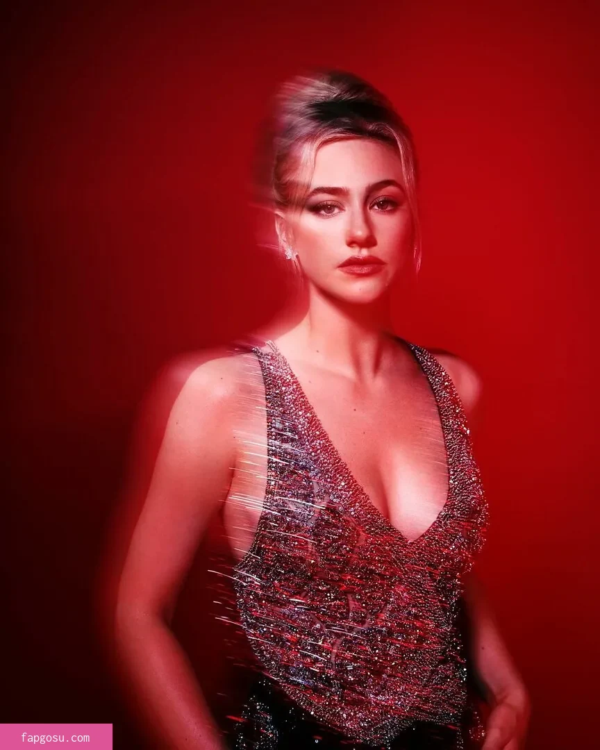 Lili Reinhart