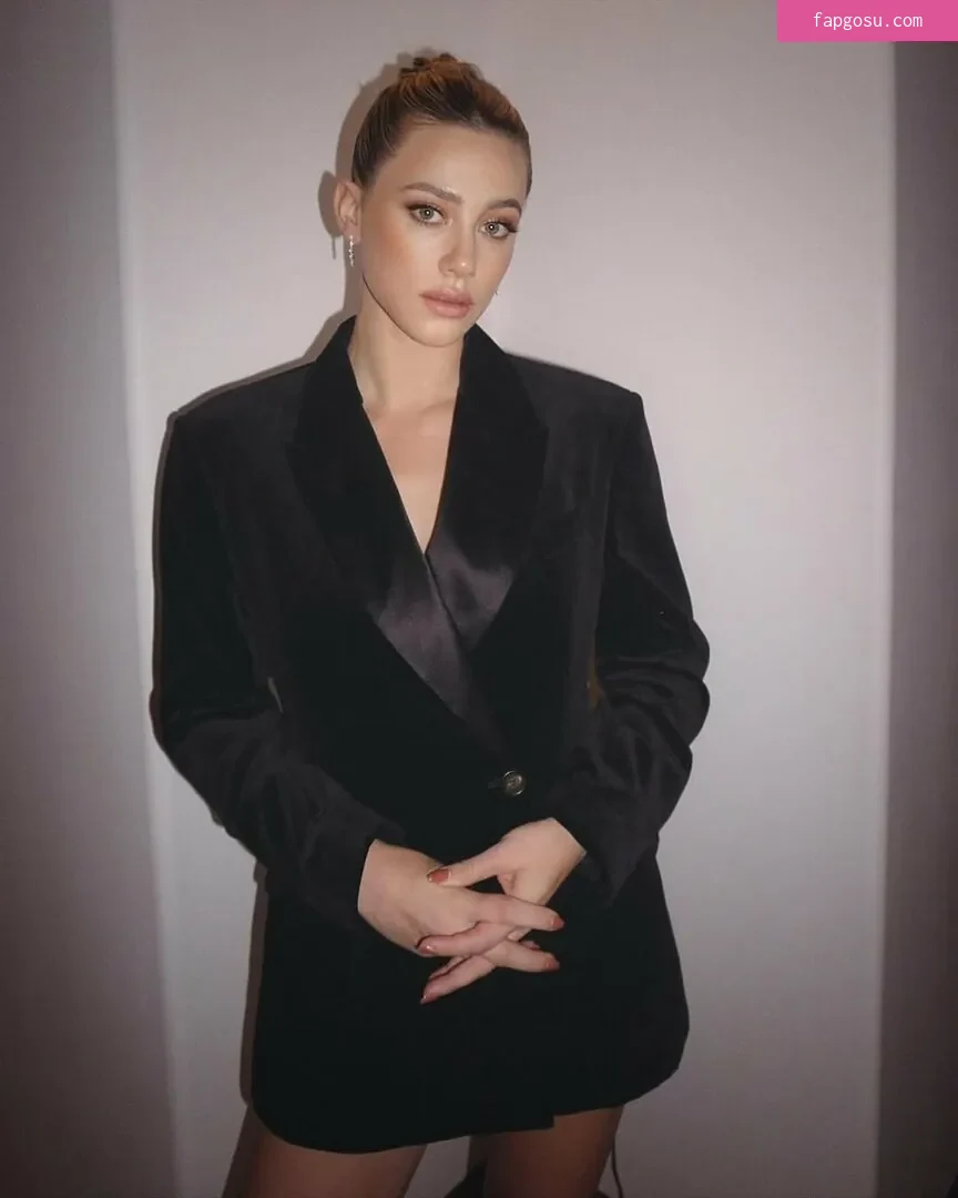 Lili Reinhart