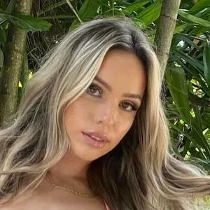 Maxxine Dupri