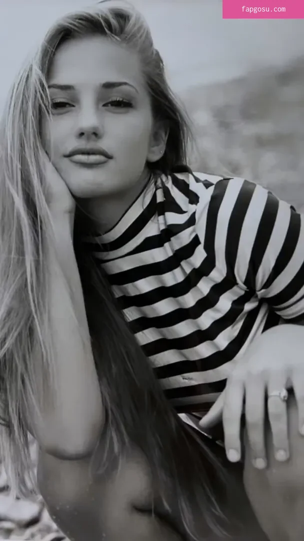 Minka Kelly