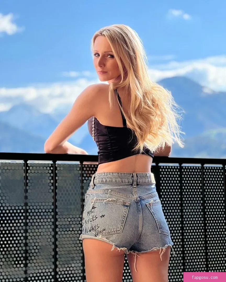 Melissa Naschenweng