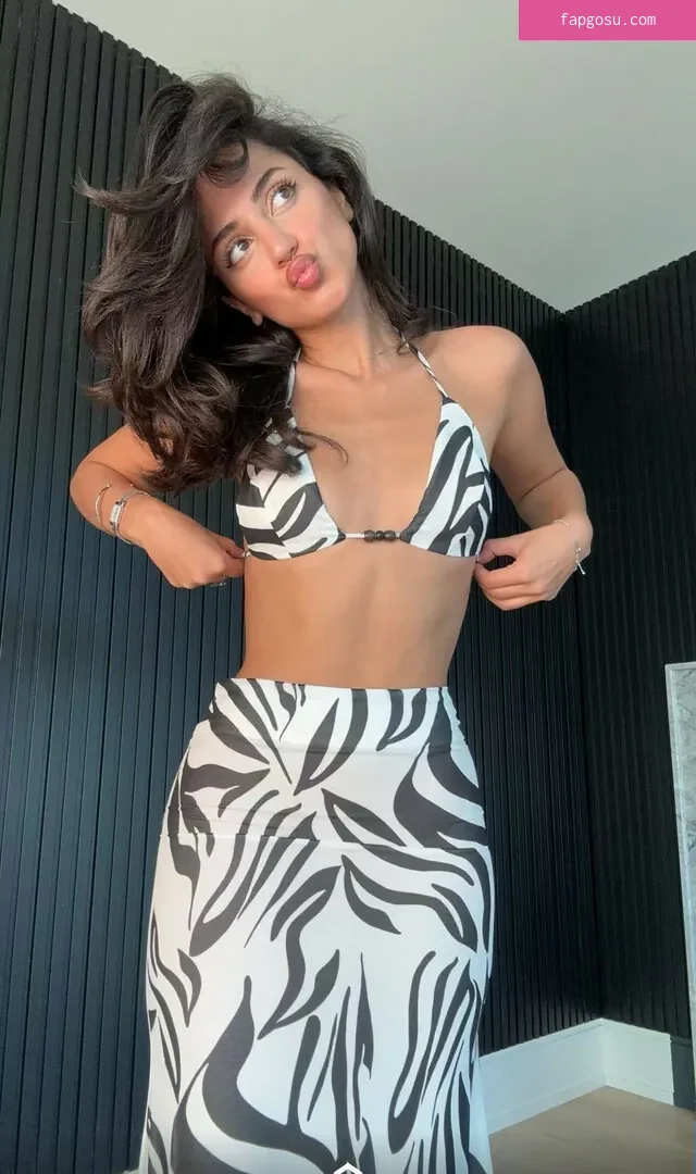 Melody Oz