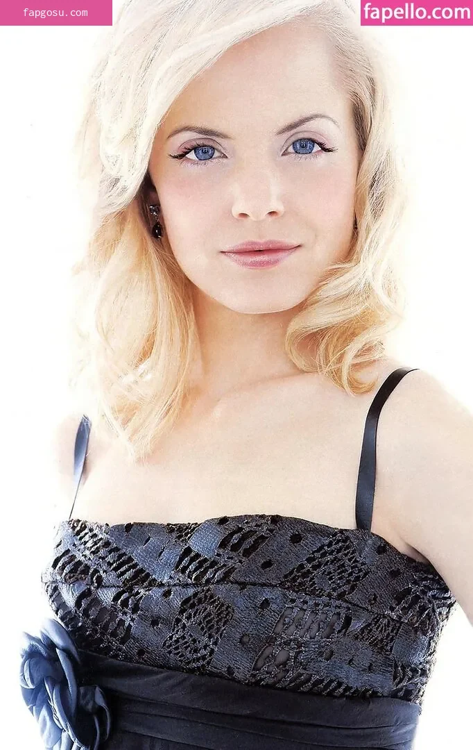 Mena Suvari