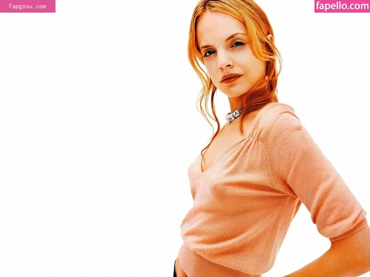 Mena Suvari