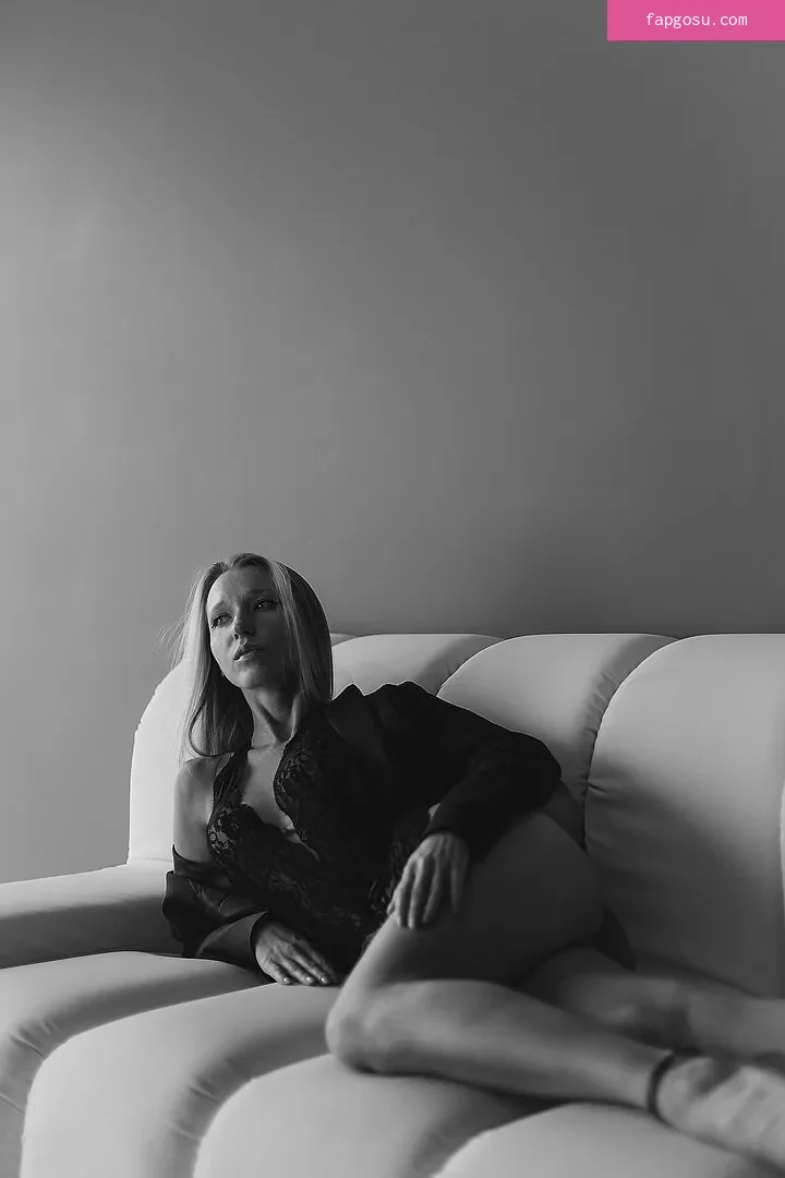 Natalie (Avo)
