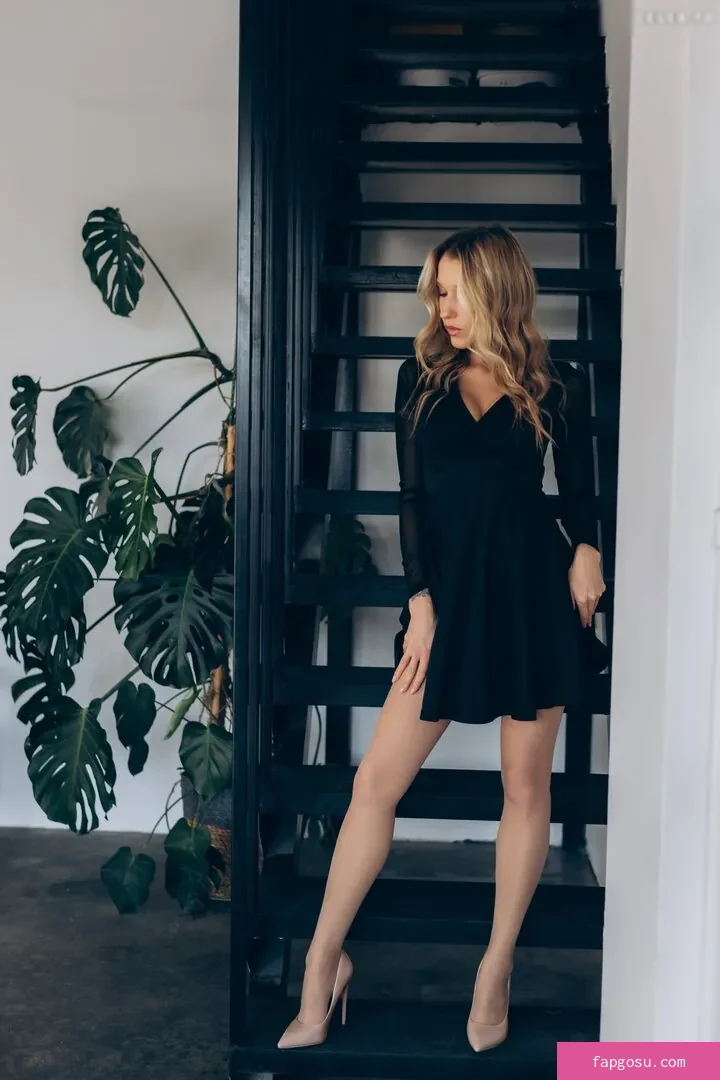 Natalie (Avo)