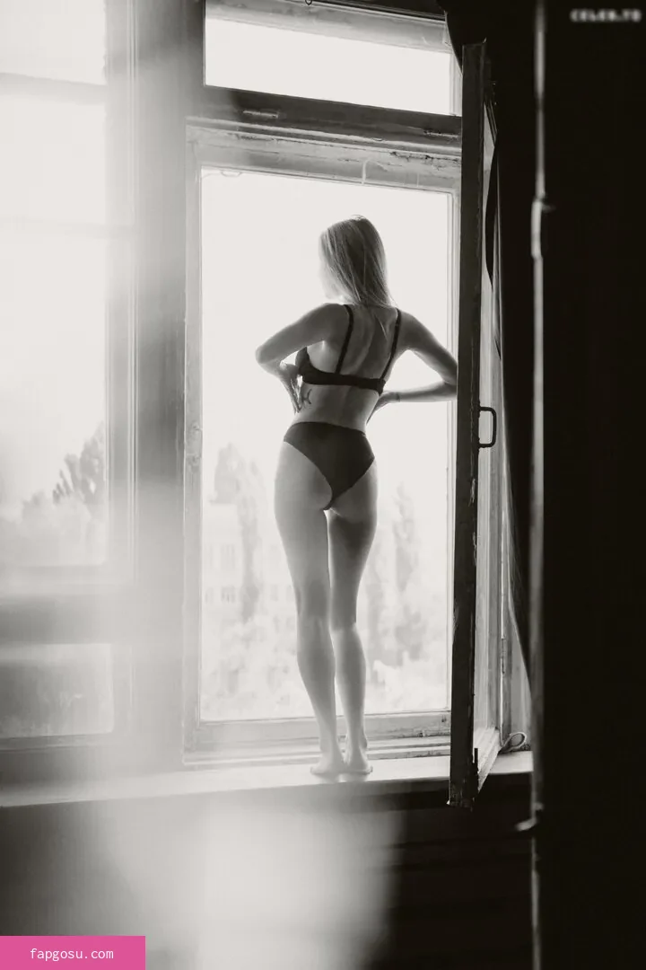 Natalie (Avo)
