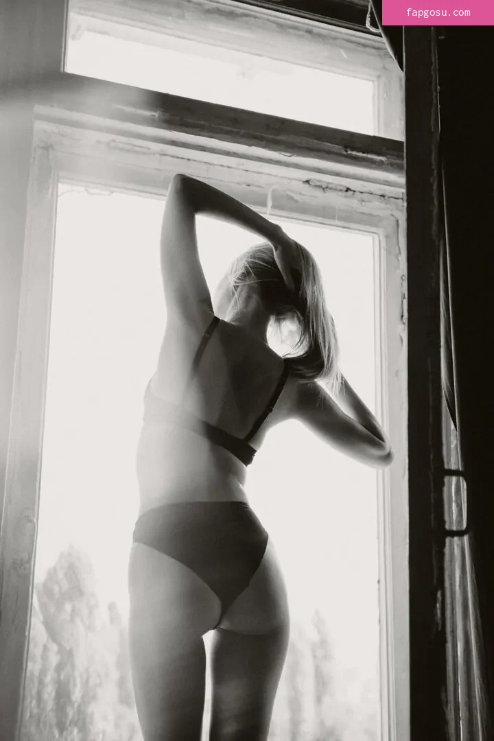Natalie (Avo)