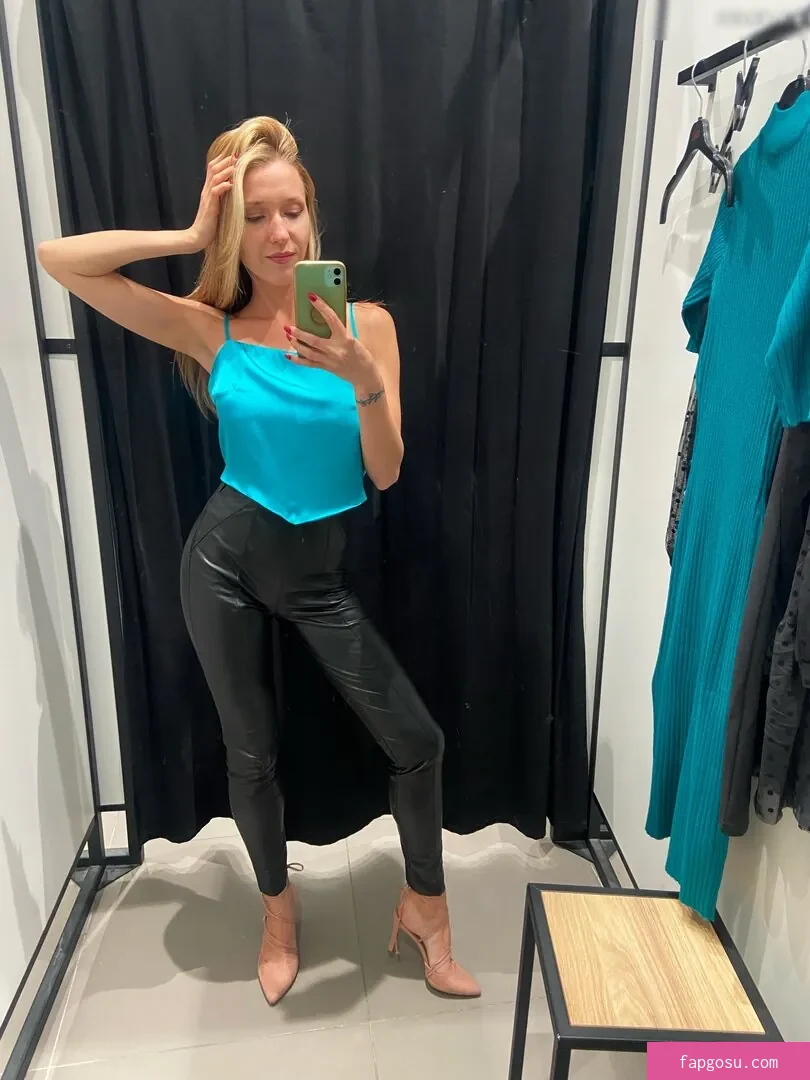 Natalie (Avo)