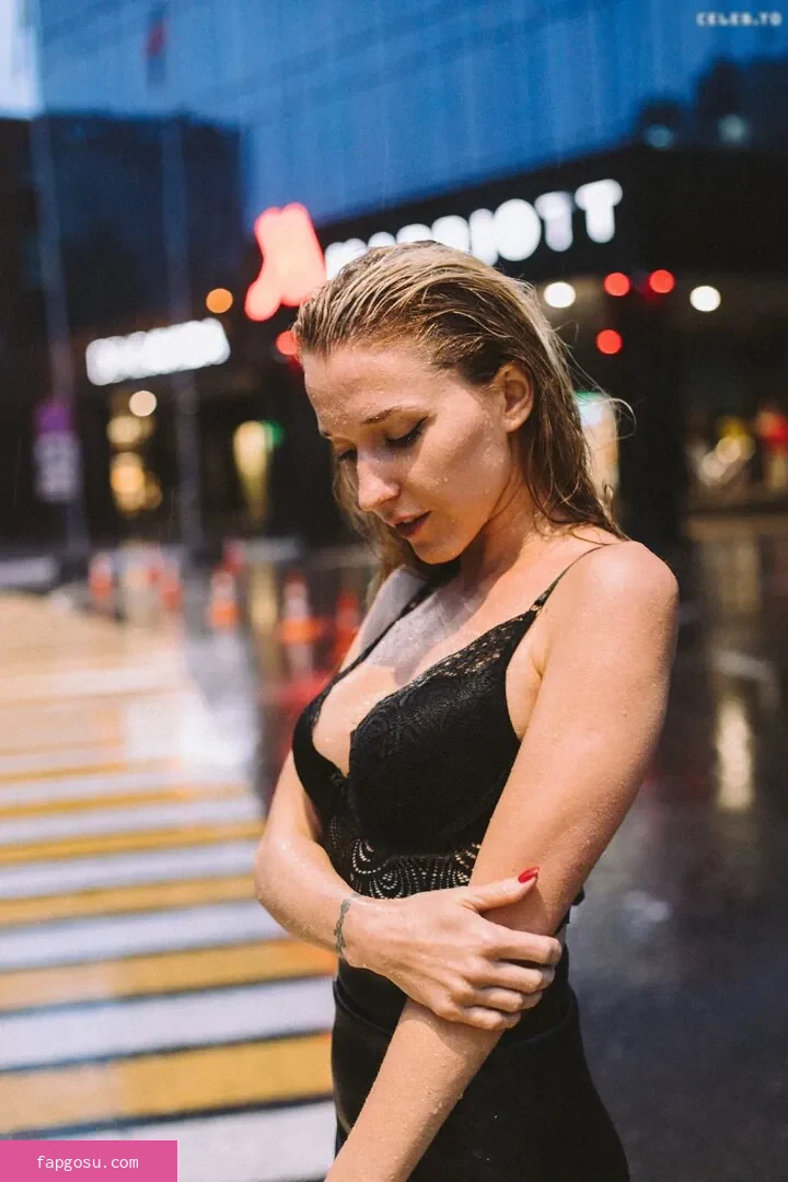Natalie (Avo)