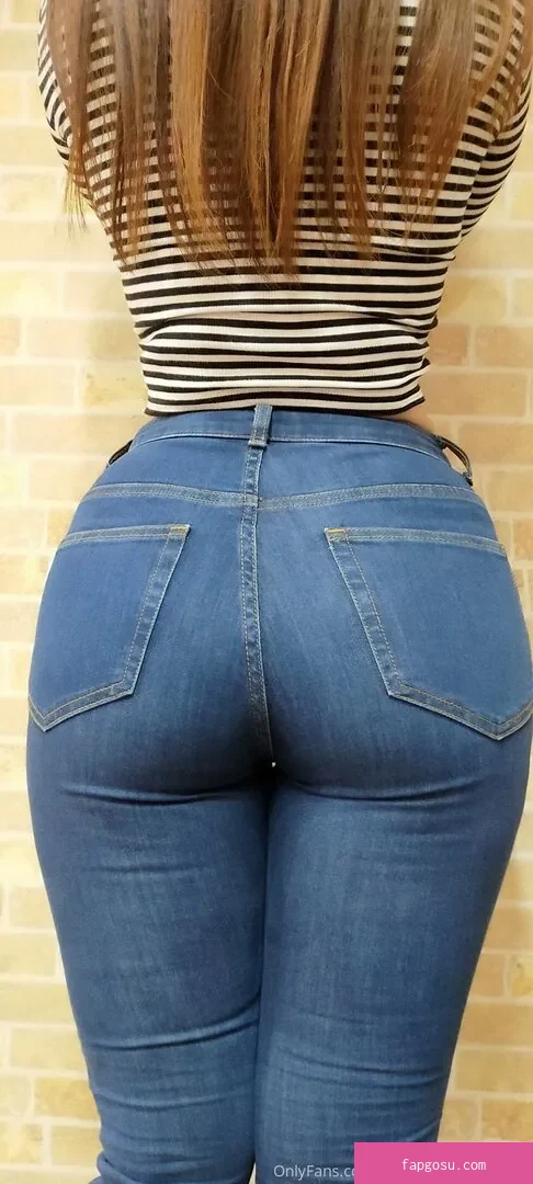 nene_booty