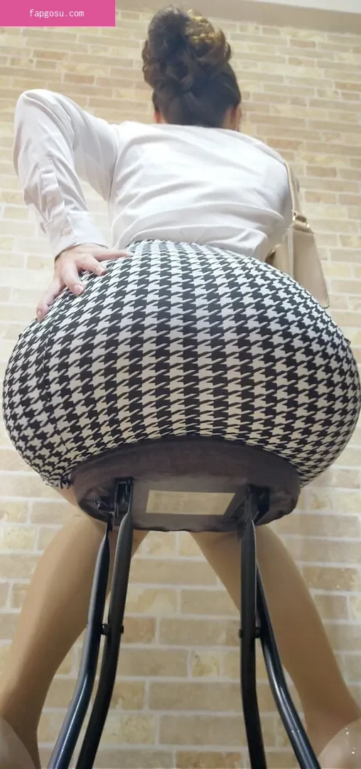 nene_booty
