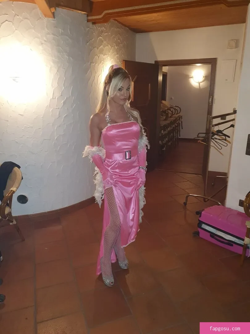 Noemi Blonde