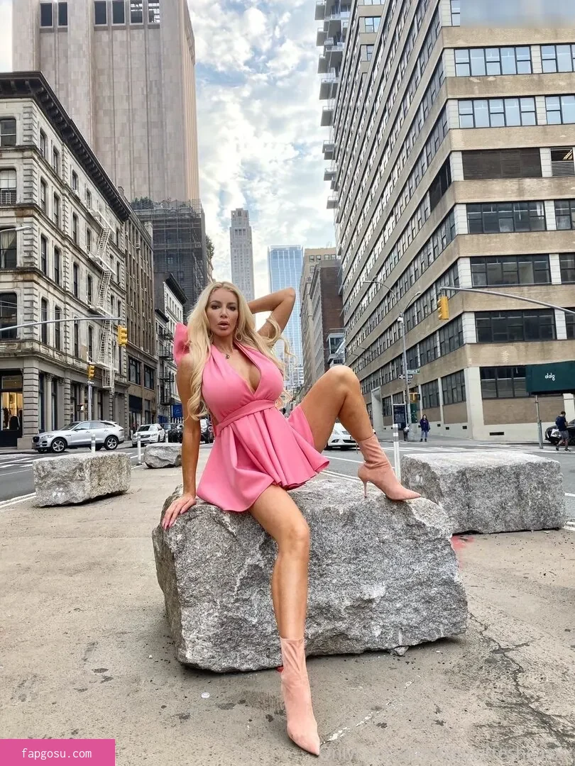 Nicolette Shea