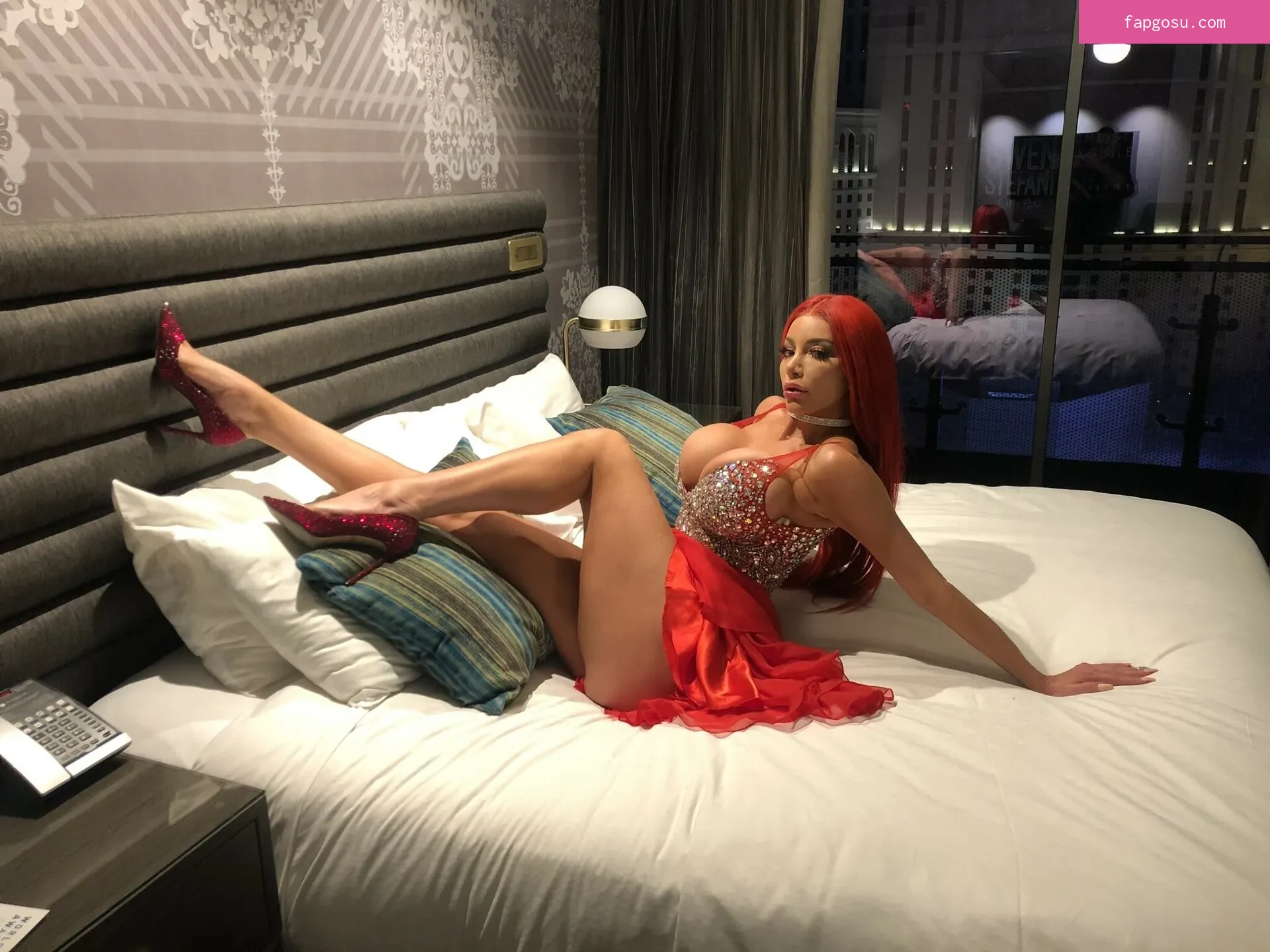 Nicolette Shea