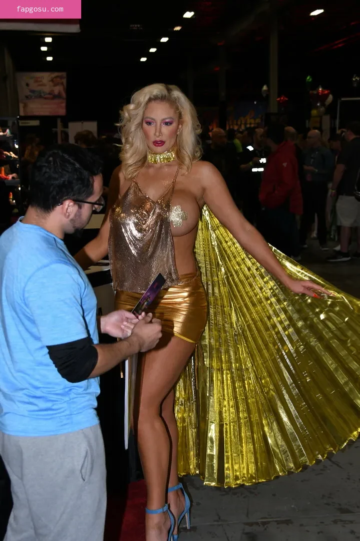 Nicolette Shea