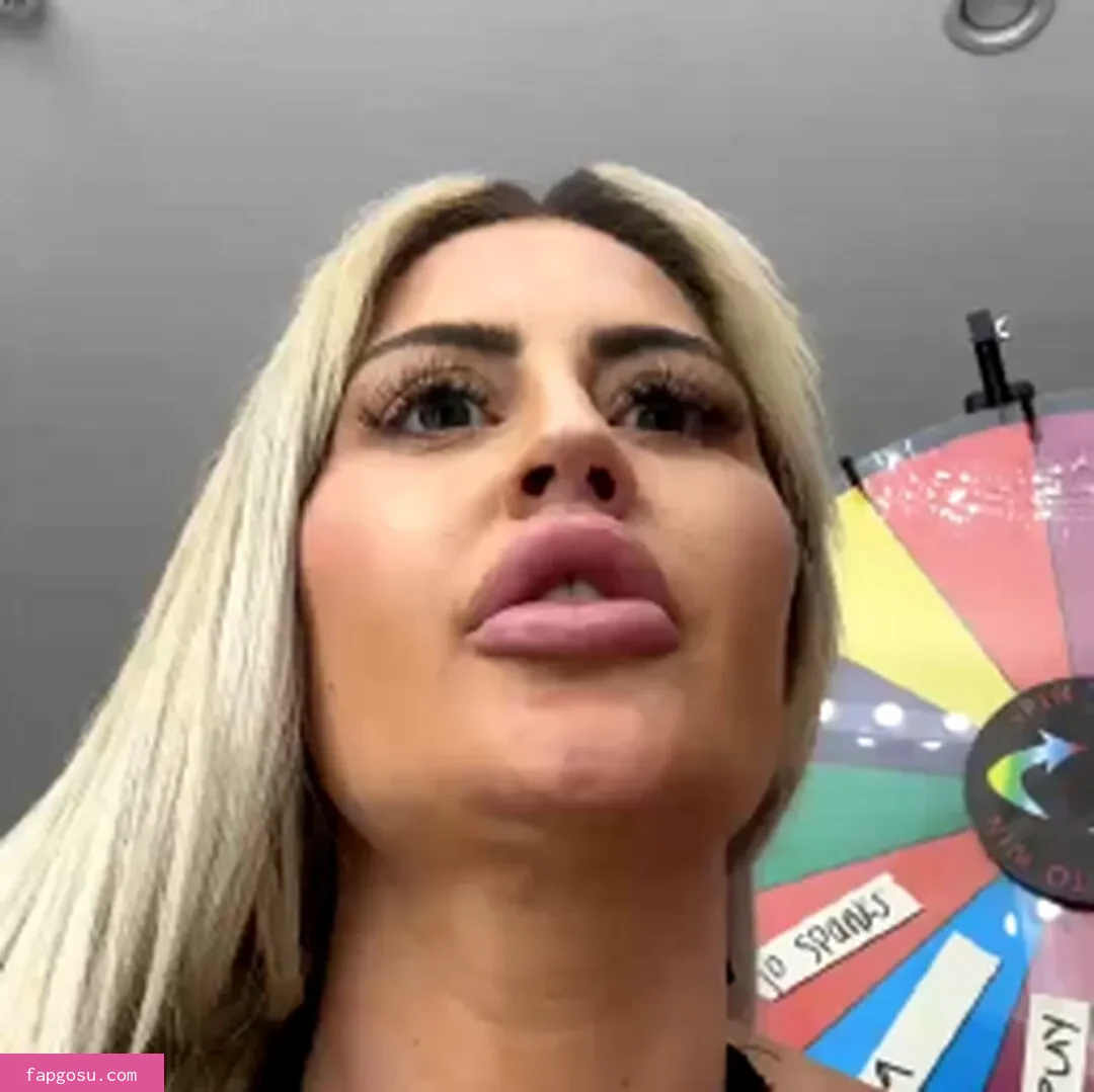 Nicolette Shea